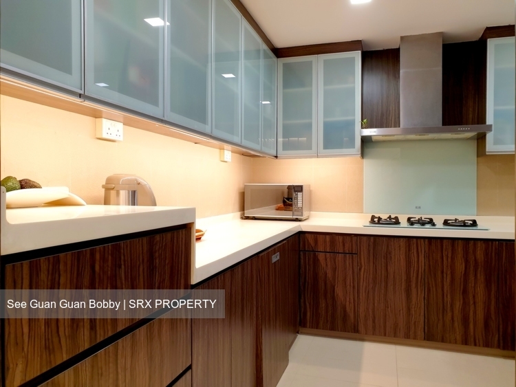 Blk 323 Jurong East Street 31 (Jurong East), HDB Executive #204484921